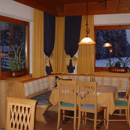 招待所 松比希尔膳食公寓酒店 3*